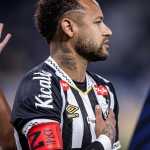 Neymar comemora 15 anos de Seleção Brasileira e publica homenagem da CBF