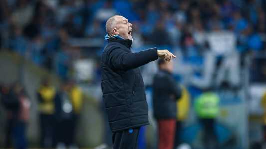 Mano Menezes, técnico do Grêmio, durante jogo contra o Sport