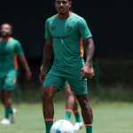 Fluminense recebe sondagem e aguarda oferta de time ucraniano por John Kennedy