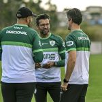 Apresentado pelo América, Valentim confirma acerto com reforço para equipe