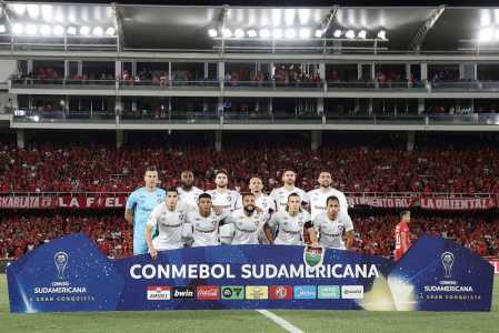 Time do Fluminense antes de jogo pela Copa Sul-Americana