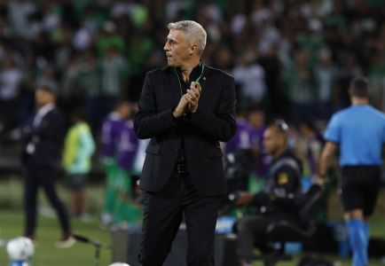 Técnico do São Paulo, Crespo analisou dificuldades de jogar contra o Atlético Nacional