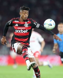 Bruno Henrique foi condenado a 12 jogos de suspensão pelo STJD