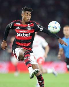Bruno Henrique foi condenado a 12 jogos de suspensão pelo STJD