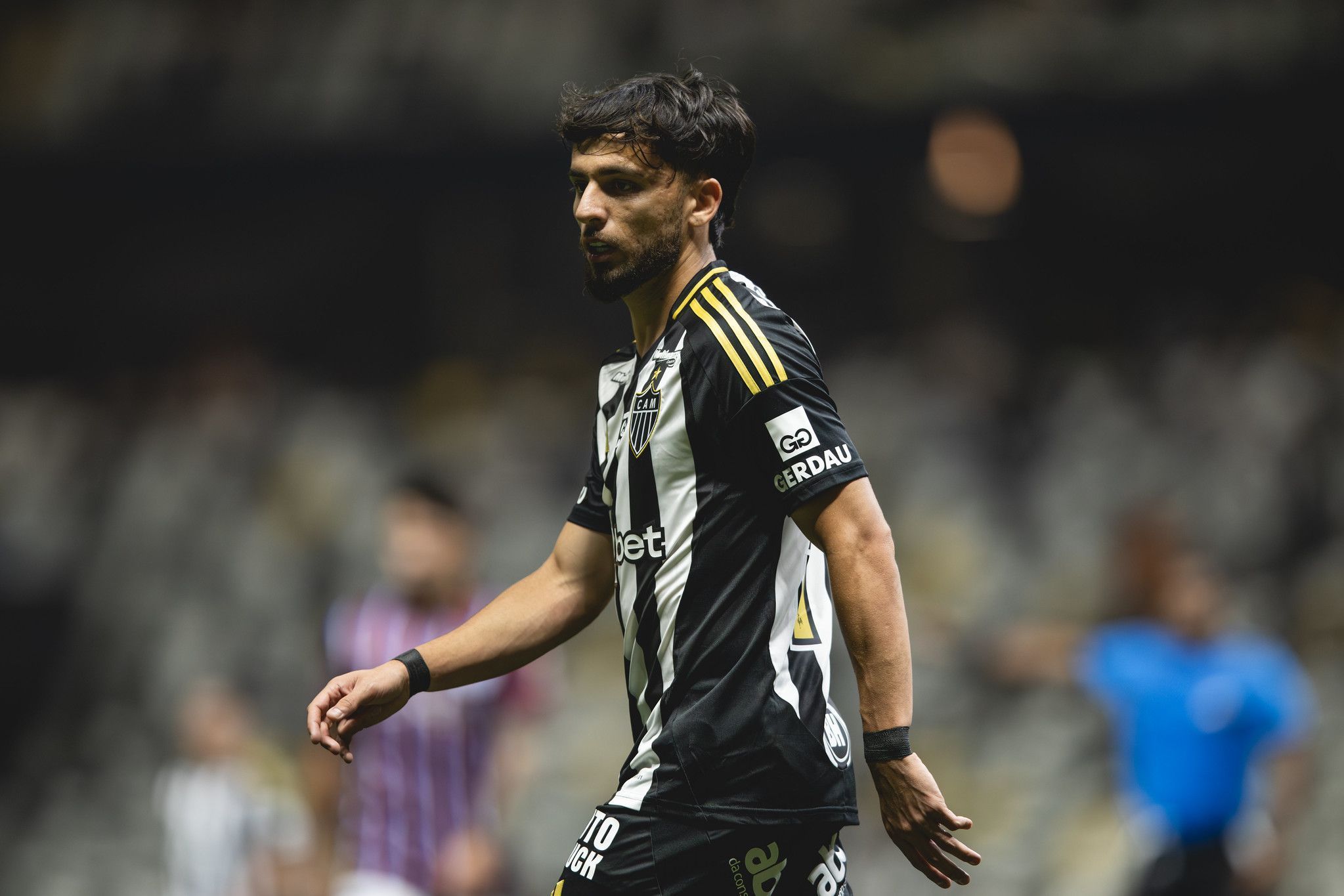 Com direito a 'lei do ex', Biel desencanta e marca primeiro gol pelo Atlético