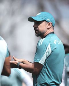 Jonas Urias comanda treino das Cabulosas