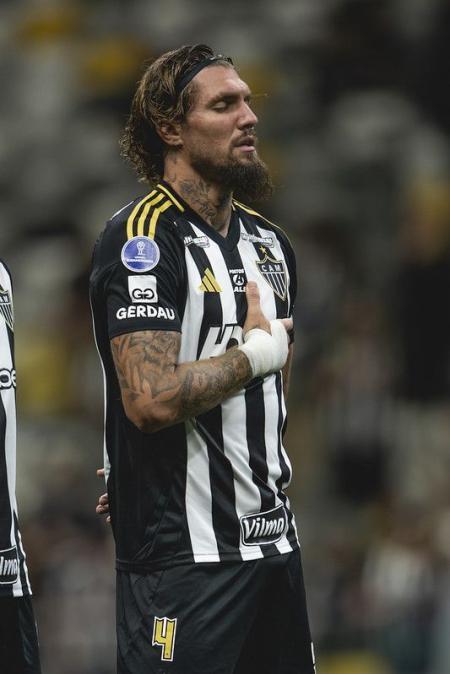 Lyanco, do Atlético, antes do jogo contra o Godoy Cruz pela Sul-Americana