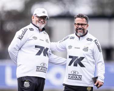 Cléber Xavier viveu dias de pressão no comando do Santos até a vitória contra o Juventude