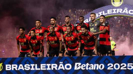 Jogadores do Sport posam para foto antes de partida da Série A do Brasileirão