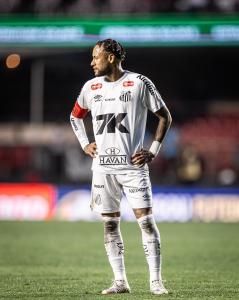 Neymar, durante Santos x Vasco, no último domingo (17)