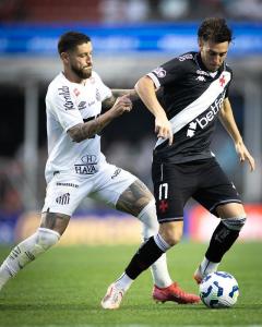 Vasco massacrou o Santos no último duelo pelo Brasileiro