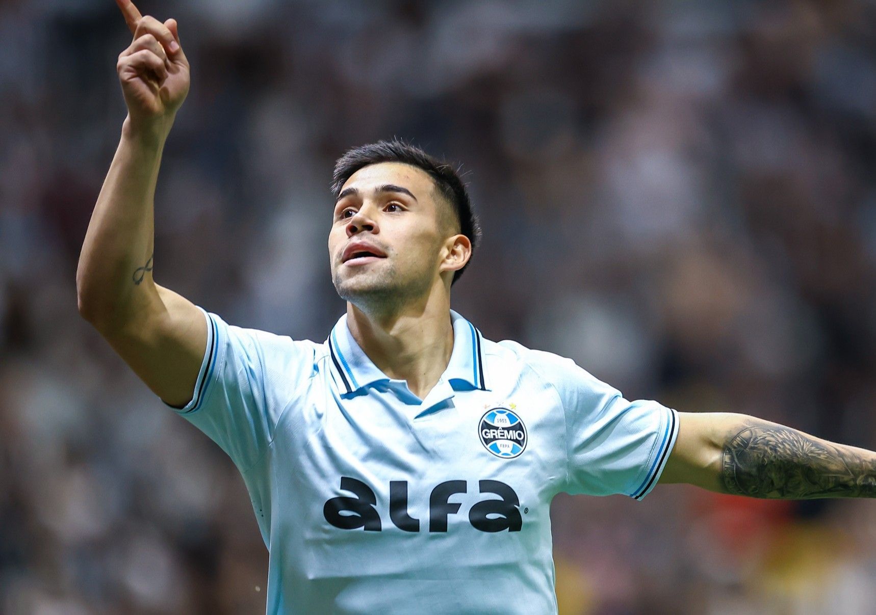 Atacante do Grêmio será titular do Chile contra a Seleção Brasileira