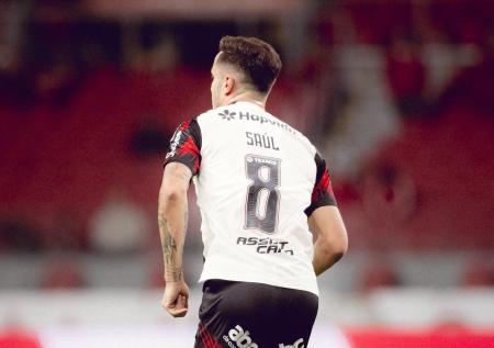 Saúl atuou os 90 minutos pelo Flamengo contra o Inter