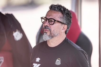 Cléber Xavier comandou o Santos pela última vez no último domingo (17), contra o Vasco