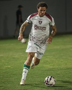 Lucas Figueiredo em ação pelo América