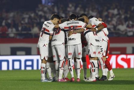 Time do São Paulo antes de jogo pela Libertadores