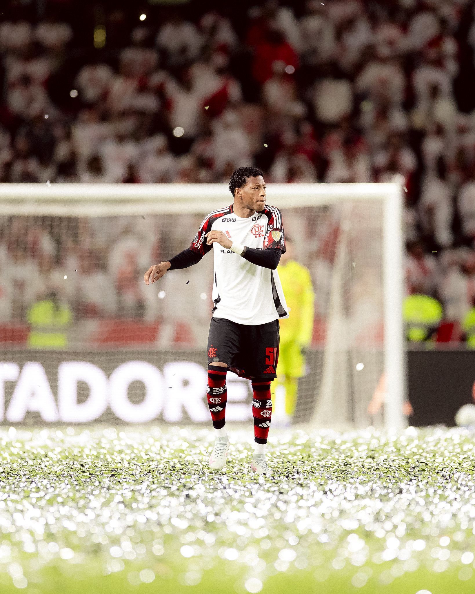 Flamengo provoca Inter após vitória e vaga no Beira-Rio: 'Chuva de Plata'