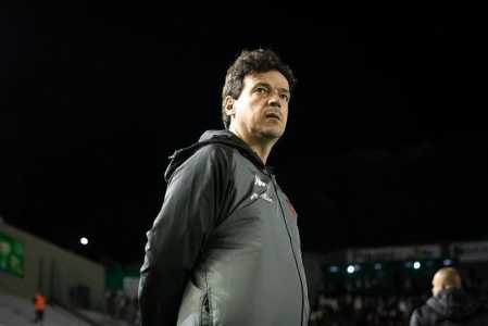 Fernando Diniz deve voltar com Pablo Vegetti no time titular