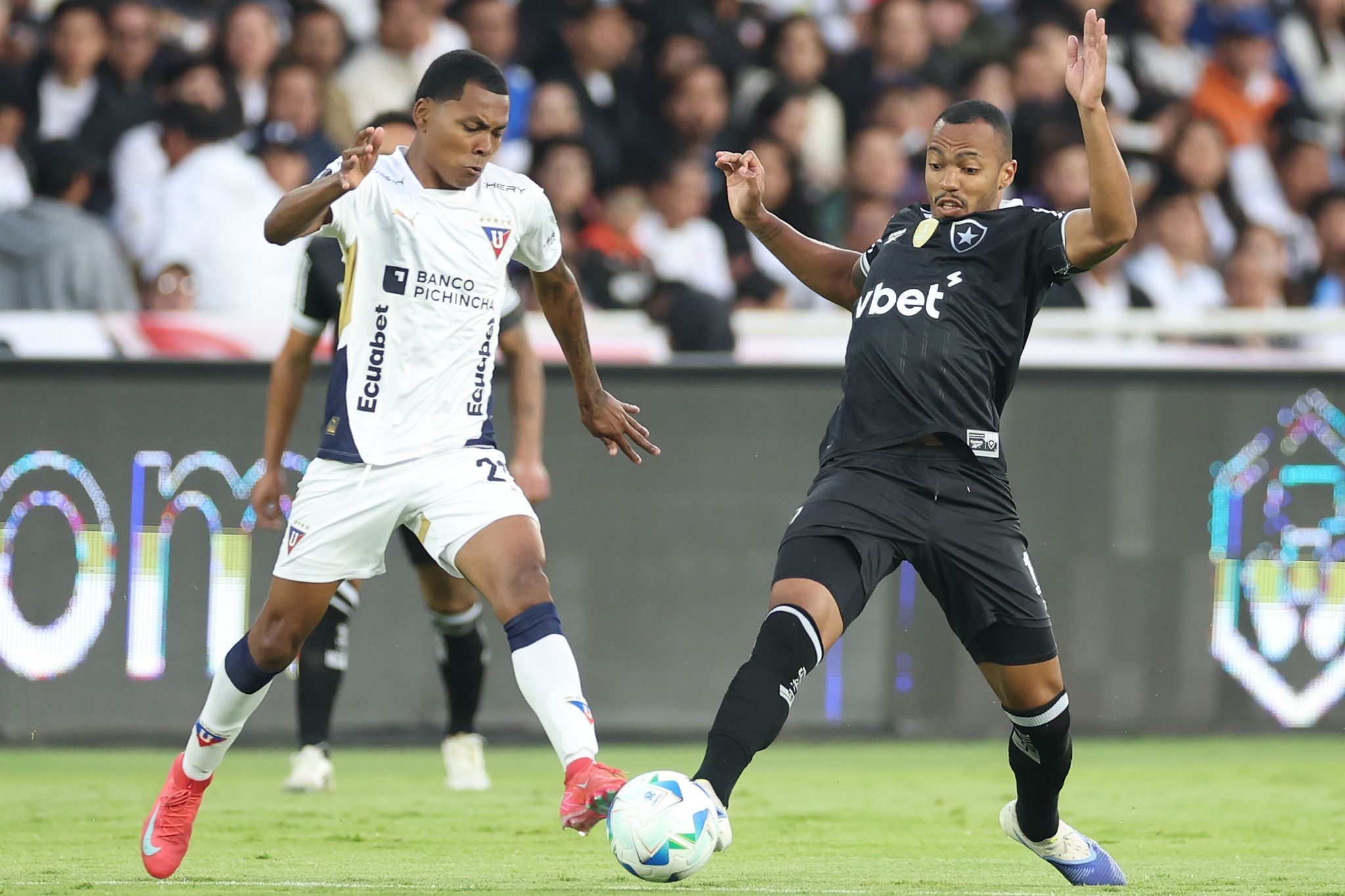 LDU 2 x 0 Botafogo: veja quem foi eleito o melhor em campo
