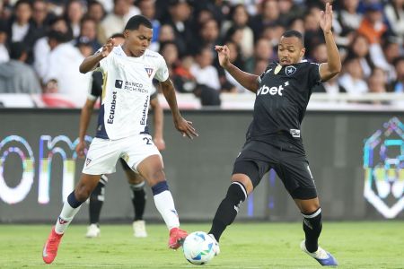 Botafogo foi eliminado pela LDU nesta quinta-feira (21), ao perder por 2 a 0 fora de casa