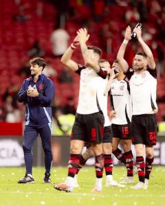 Jorginho e Saúl em ação pelo Flamengo