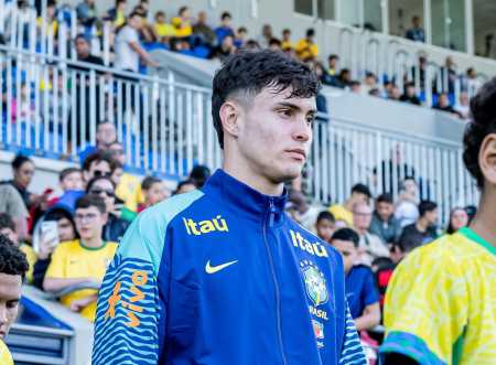 Gabriel Menegon é titular do Grêmio Sub-17 e da Seleção Brasileira da categoria