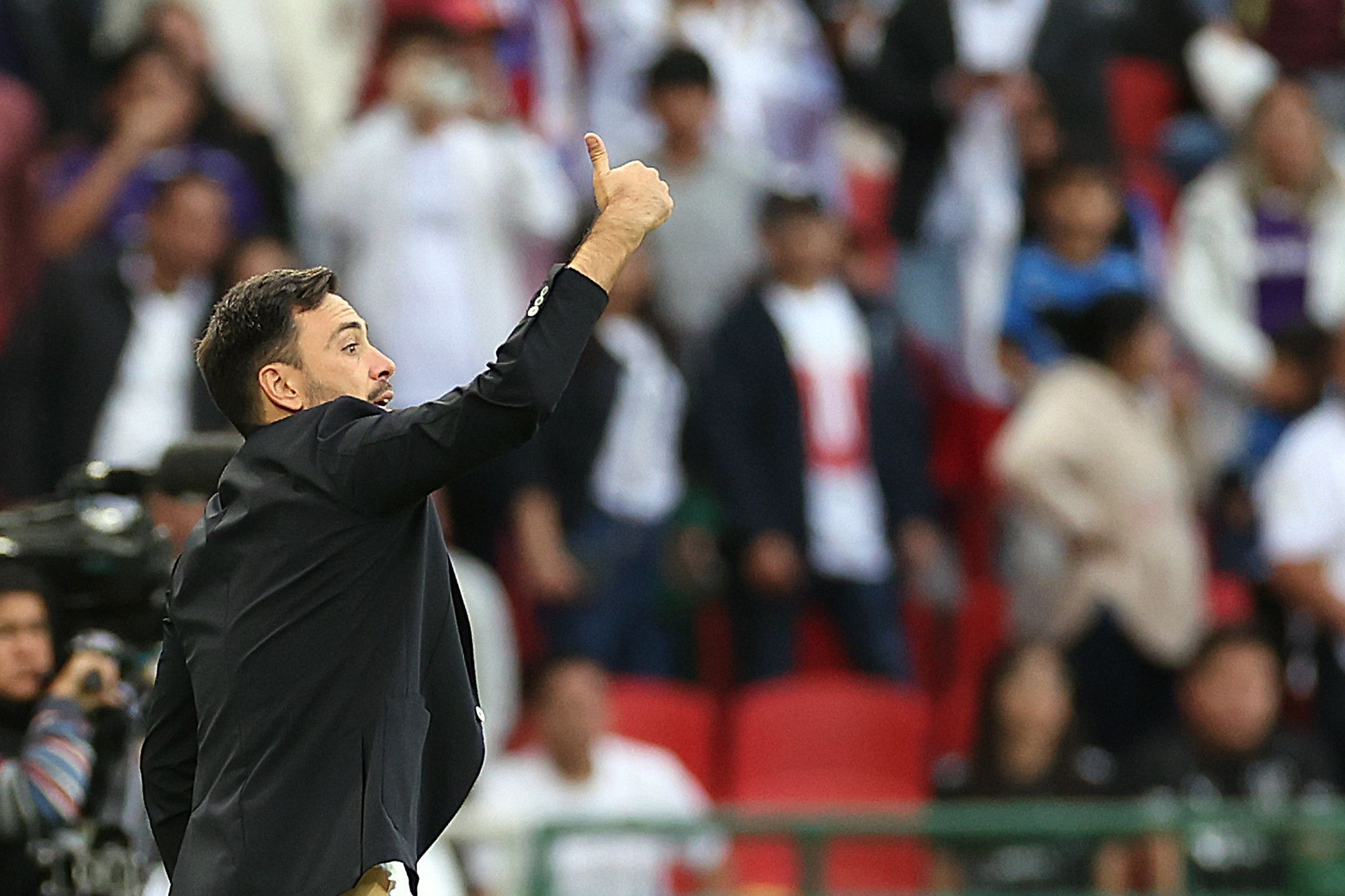 Ancelotti explica opção por três volantes e 'demora' nas trocas do Botafogo