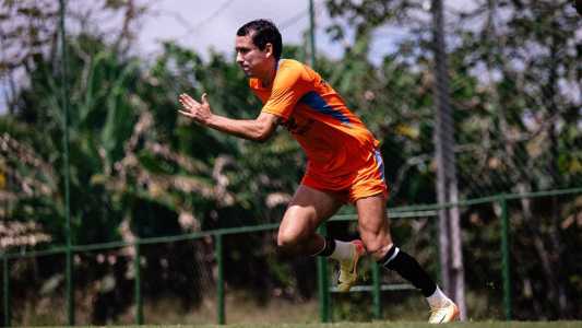 Atacante Pablo durante treino do Sport