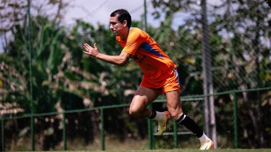 Atacante Pablo durante treino do Sport
