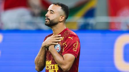 Caio Alexandre antes do apito inicial do jogo entre Bahia e Ceará, pela Copa do Nordeste