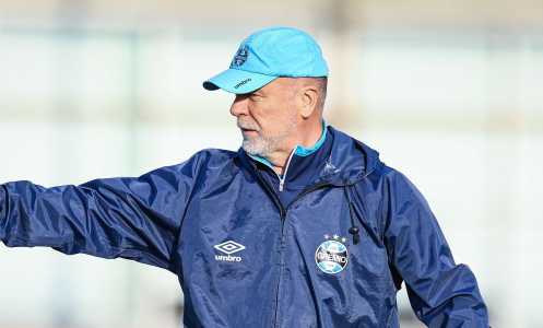 Mano Menezes prepara o time do Grêmio para enfrentar o Ceará