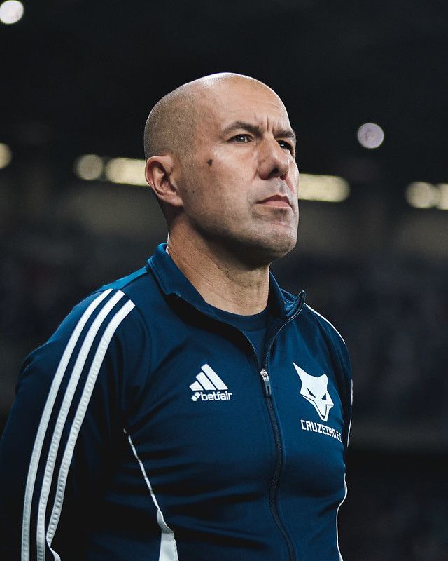 Jardim cita Seleção Brasileira ao destacar dupla do Cruzeiro: 'Extraordinário'