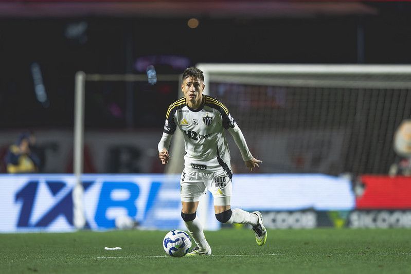 Iván Román, do Atlético, ganha titularidade no Chile contra a Seleção Brasileira