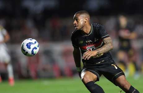 André Silva, do São Paulo, durante jogo contra o Atlético, nesse domingo (24)
