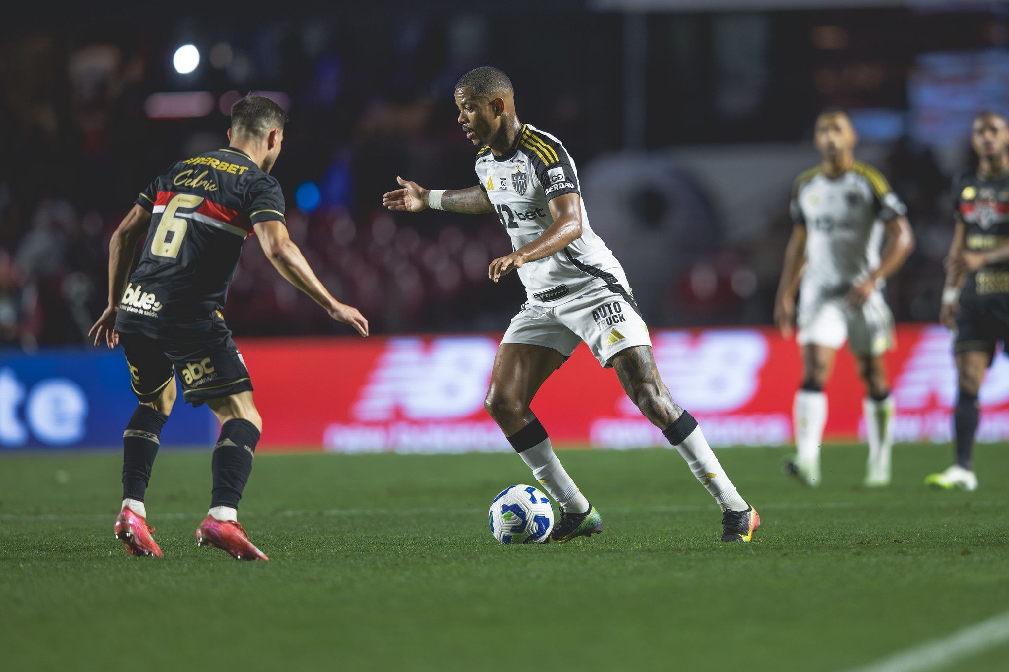 Atlético vê quebra de tabu com derrota para o São Paulo