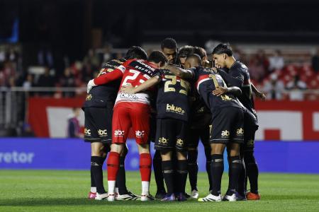 Dupla do São Paulo tem lesões diagnosticadas após jogo com Atlético; veja detalhes