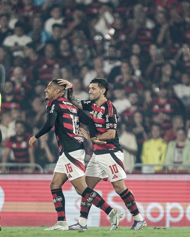 Dirigente de clube europeu revela antigo interesse em destaque do Flamengo