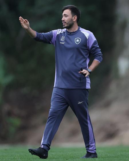 Davide Ancelotti, técnico do Botafogo