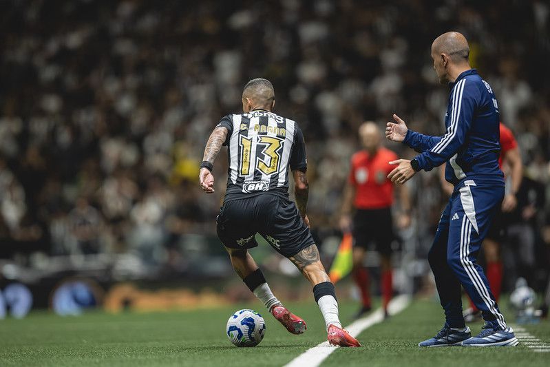 Arana abre o jogo e analisa vantagem do Cruzeiro após clássico na Copa do Brasil