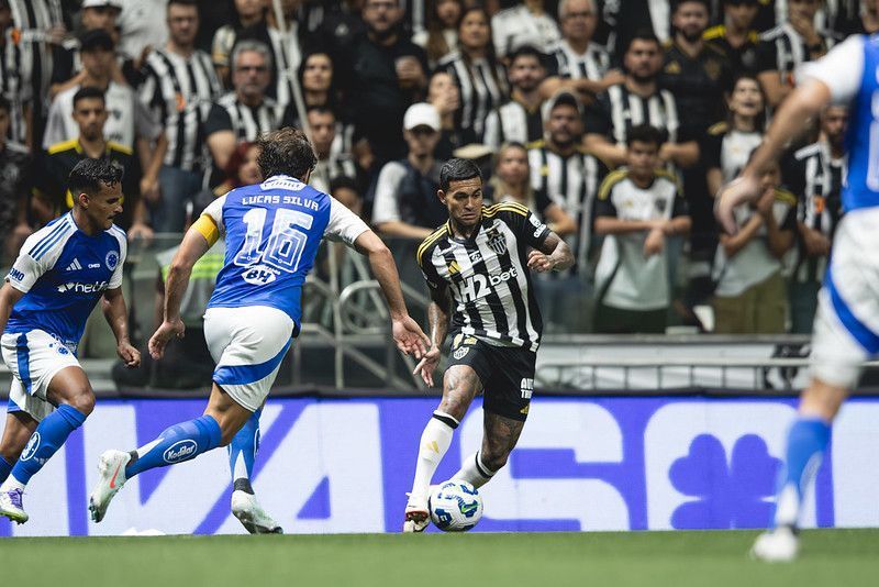 Jornalista da Globo é direto ao analisar clássico: 'Cruzeiro machucou o Atlético'