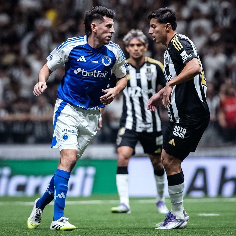 No clássico, Cruzeiro busca manter viva chance de repetir feito histórico no Brasileirão