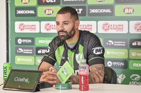 Aloíso, ex-Goiás, é o novo reforço do América