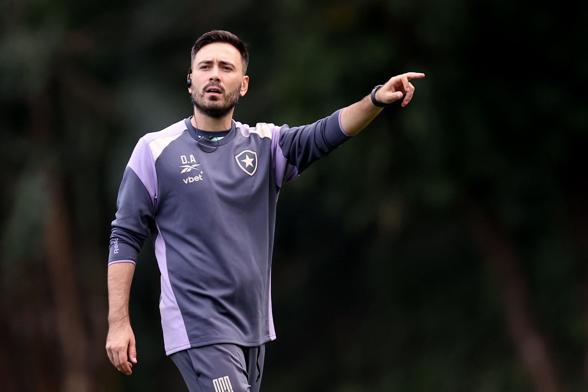 Escalação do Botafogo: Ancelotti prepara mudanças para enfrentar o Bragantino