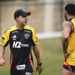 Interino do Atlético, Lucas Gonçalves terá 'desafio duplo' em duelo com Vitória