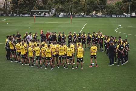 Na Cidade do Galo, Cuca se despediu do elenco do Atlético
