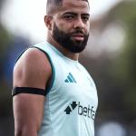 Jogador do Cruzeiro agradece e celebra retorno aos treinos após grave lesão