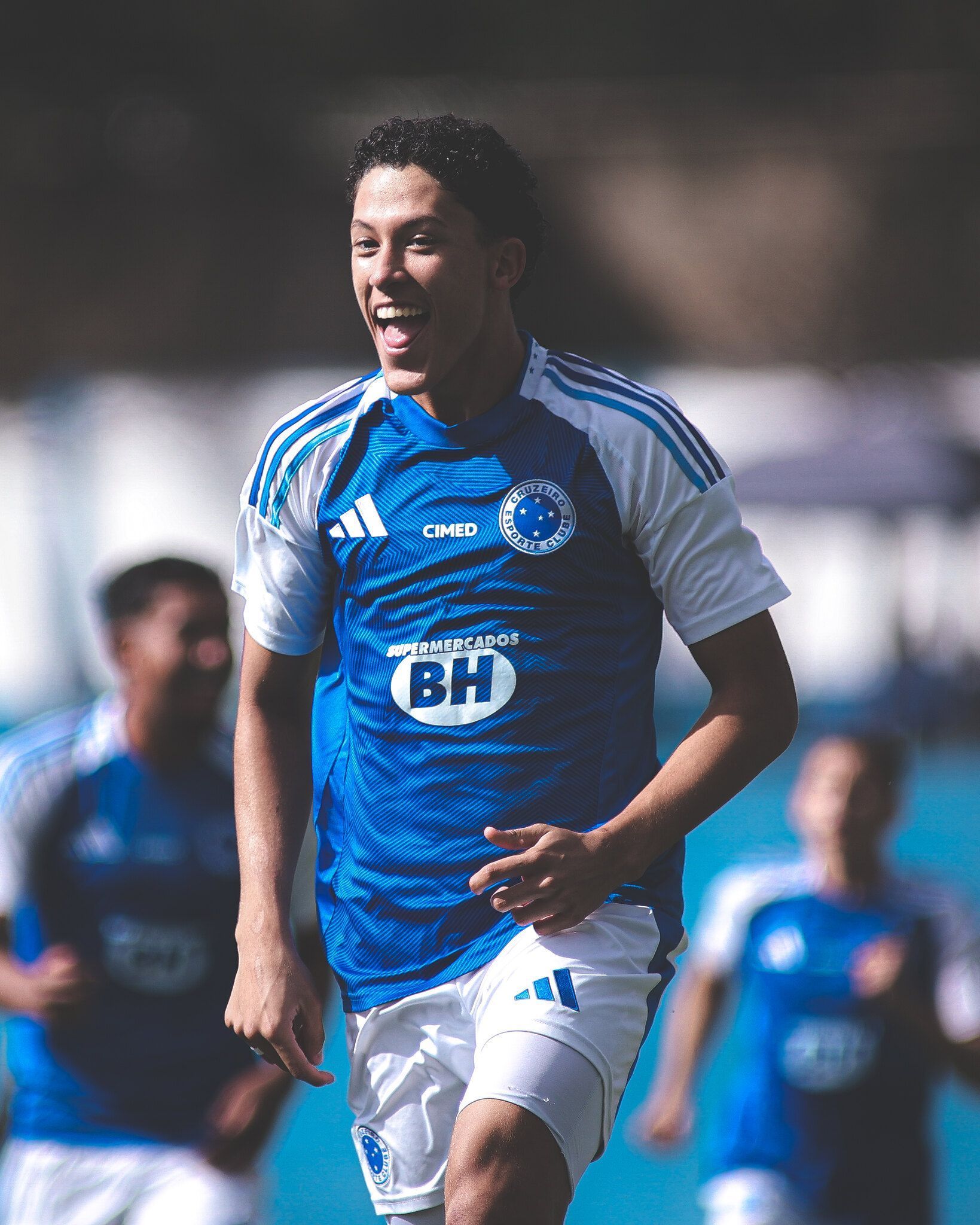 Joia brilha, Cruzeiro faz 'gol-relâmpago' e vence Atlético pelo Mineiro Sub-20