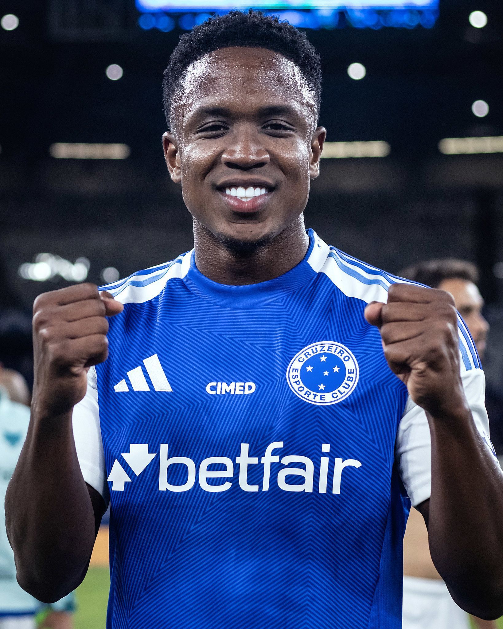 Sinisterra estreia pelo Cruzeiro em vitória sobre o São Paulo; veja como foi