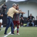 Renato Gaúcho explica como Neymar fez o Fluminense trocar formação no empate com o Santos