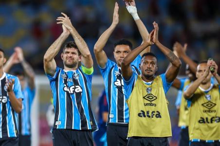 Kannemann e Edenilson costumam ser titulares do Grêmio